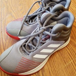 Kids basketball shoes